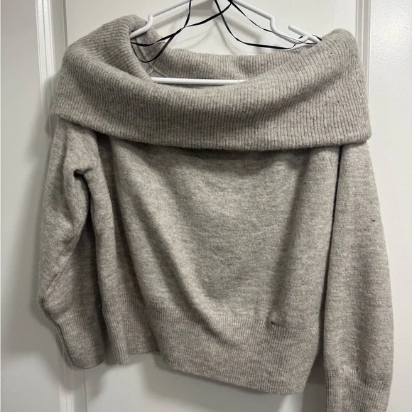 H&M Light Gray Off-Shoulder Sweater - Picture 1 of 2